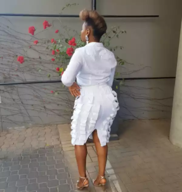 Singer Yemi Alade Looks Stunning In White Outfit (Photos)